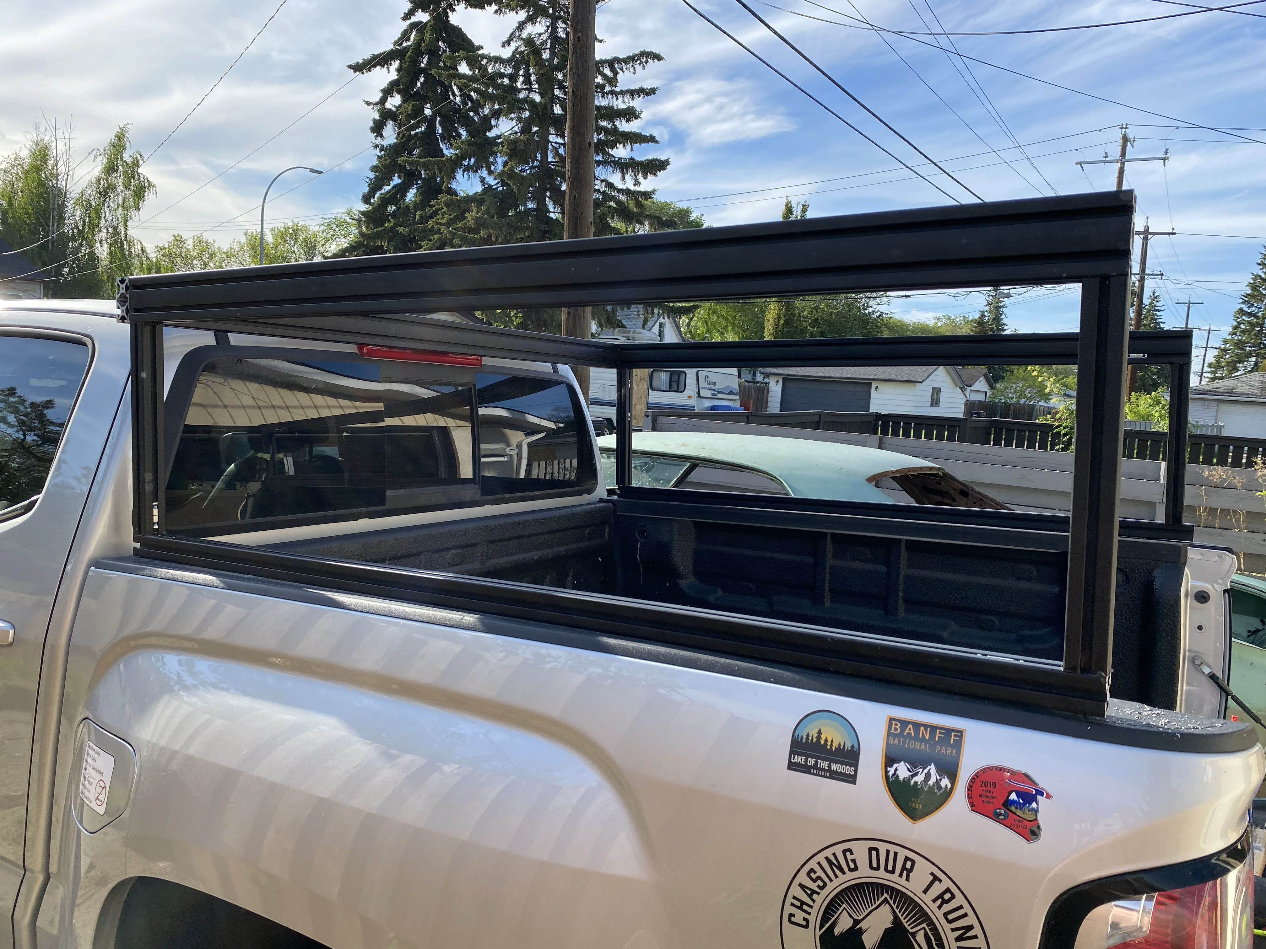 Manually tapping aluminum extrusion ends